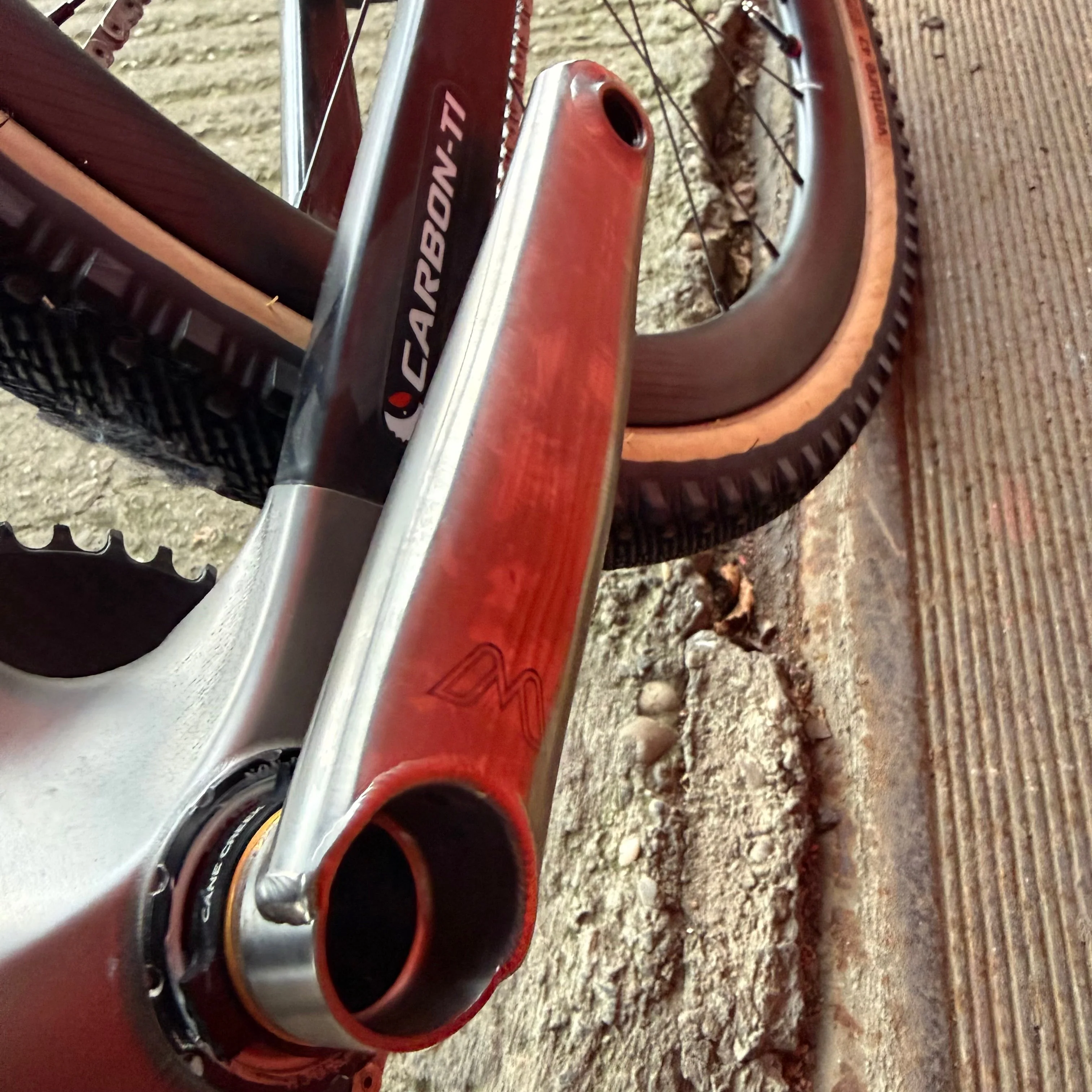 Bastion Crossroad SRAM Red AXS Cane Creek Carbon Disc Gravel Road 2024 - Image 23