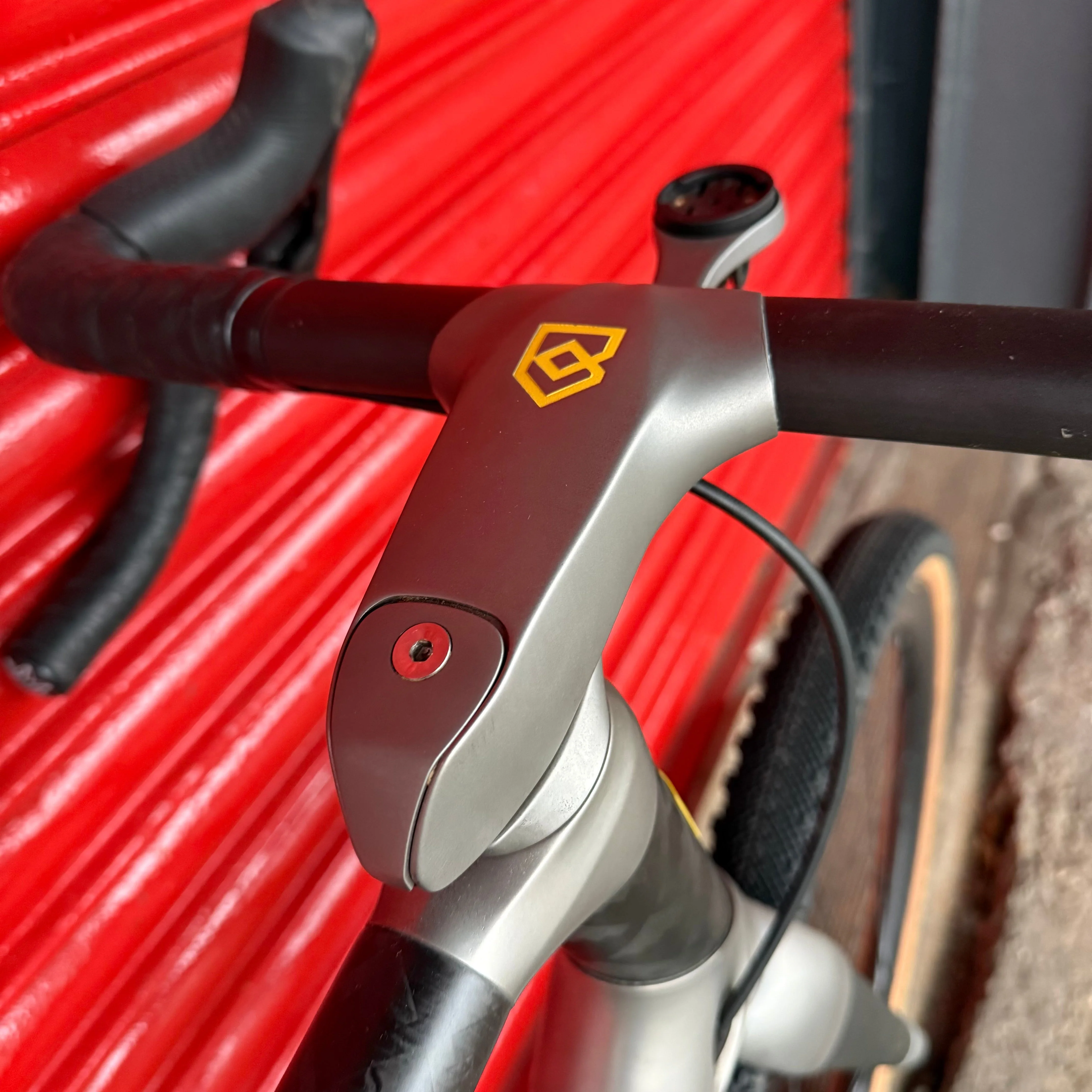Bastion Crossroad SRAM Red AXS Cane Creek Carbon Disc Gravel Road 2024 - Image 6