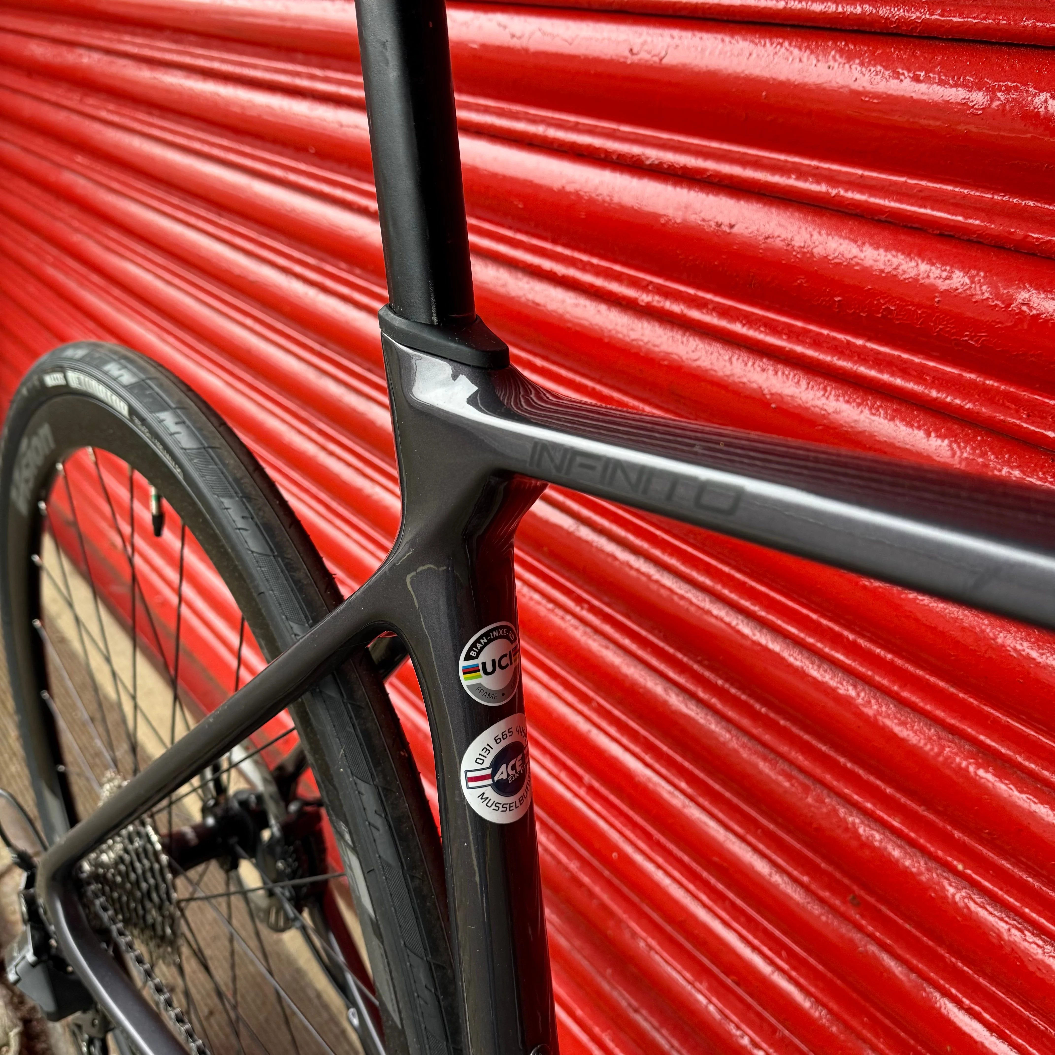 Bianchi Infinito 105 12 Speed Carbon Disc Road 2025 - Image 10