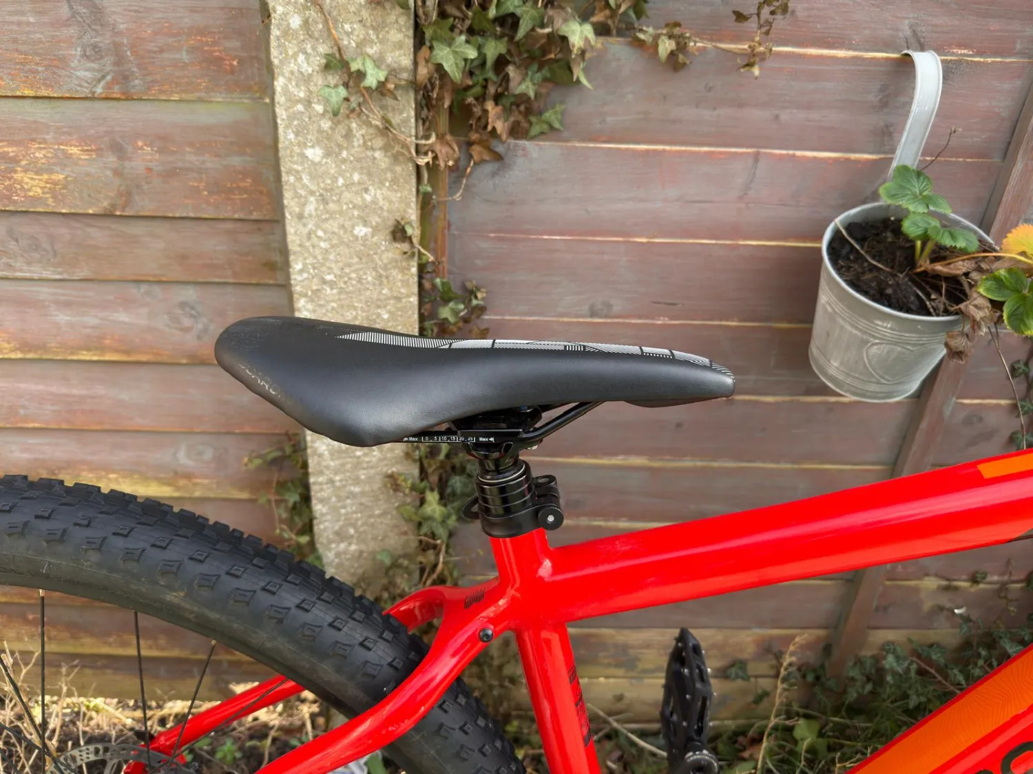 Boardman MHT 8.6 Red 2021 - Image 12