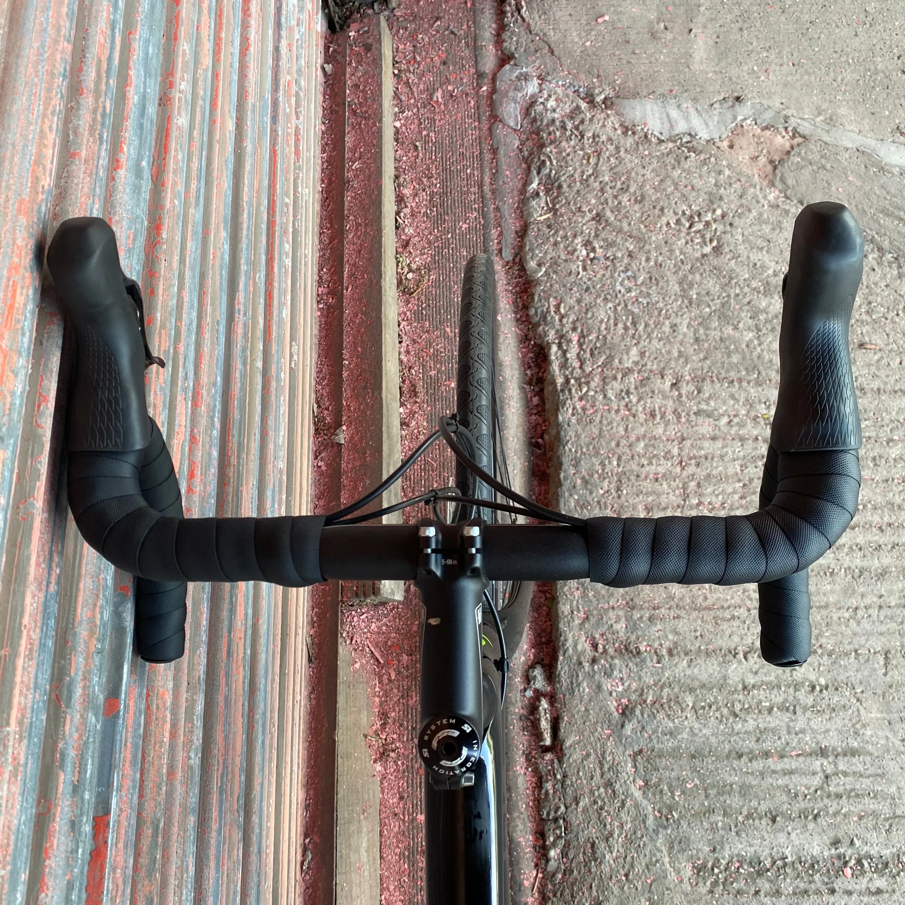 Cannondale Synapse Ultegra Carbon Disc Road Bike - 54cm - Image 41