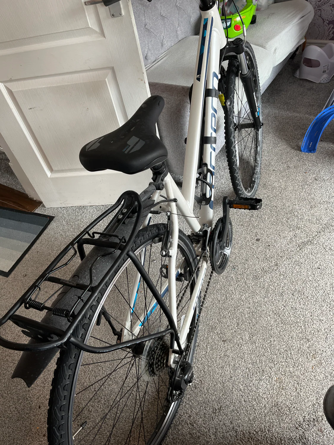 Carrera Crossfire 1 Womens Hybrid Bike 2020 - Image 3