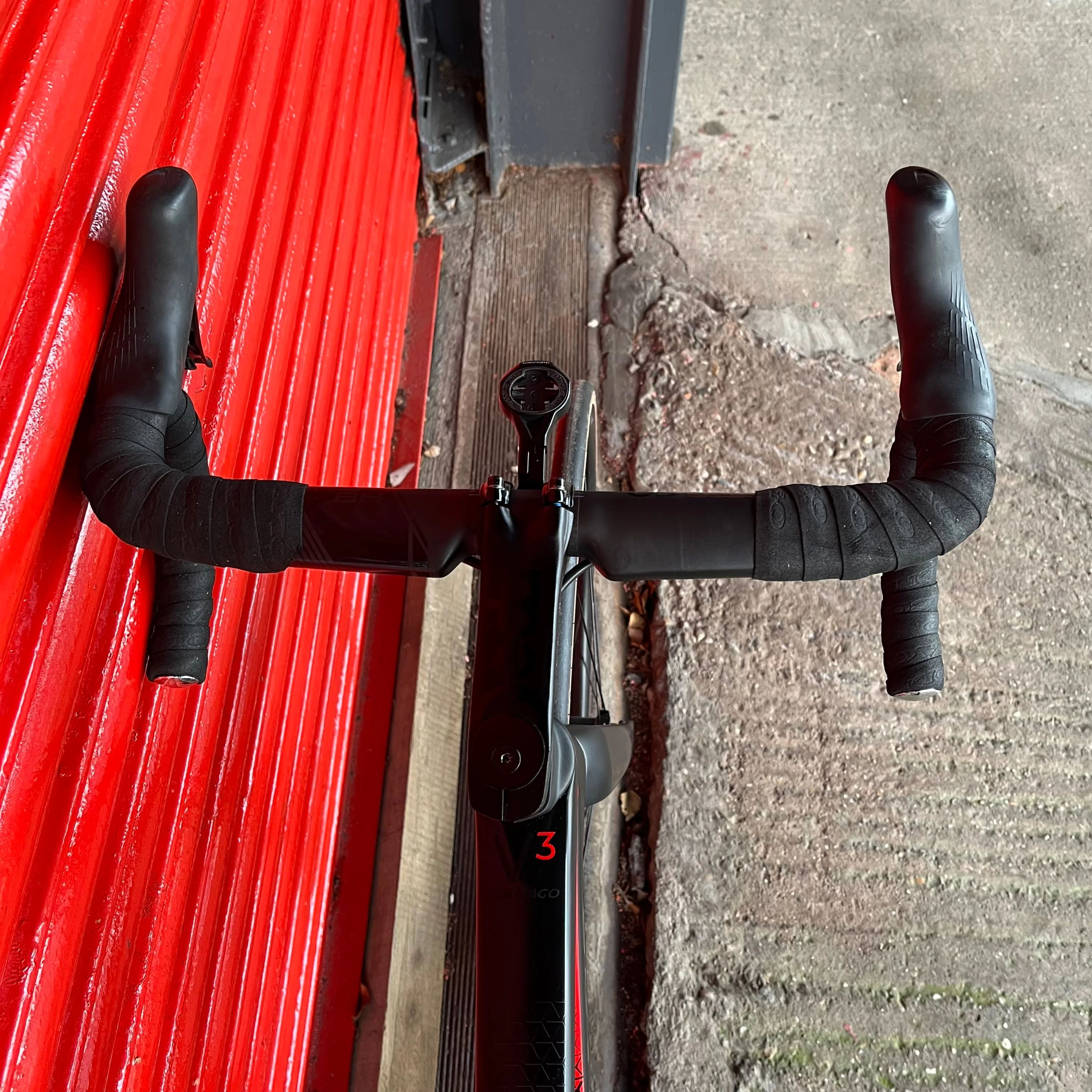 Colnago V3 Ultegra Di2 Carbon Disc Road Bike - Image 16