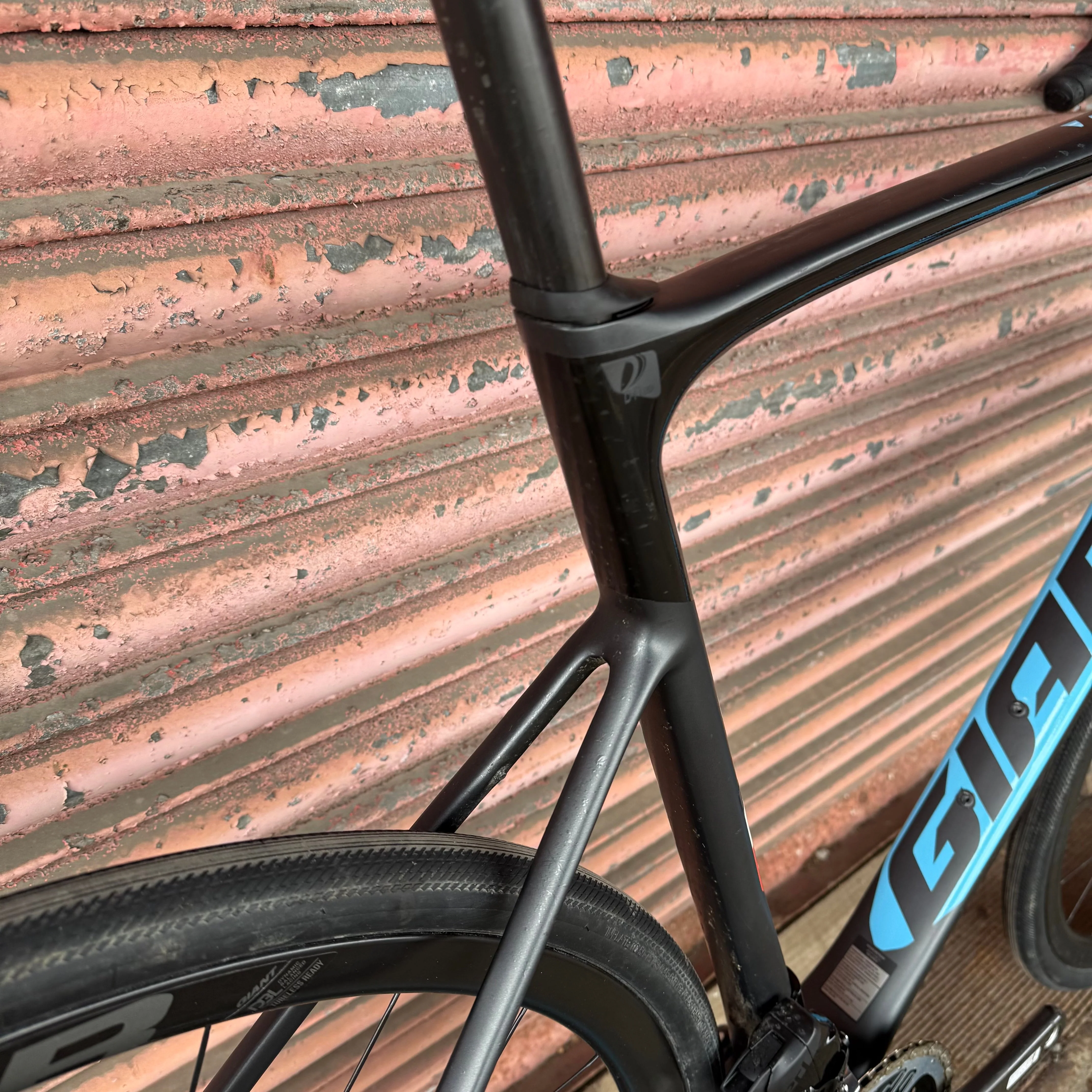 Giant Defy Advanced Pro 0 SRAM Red AXS 12 speed Carbon Endurance Road Bike - XL 60cm - Image 11