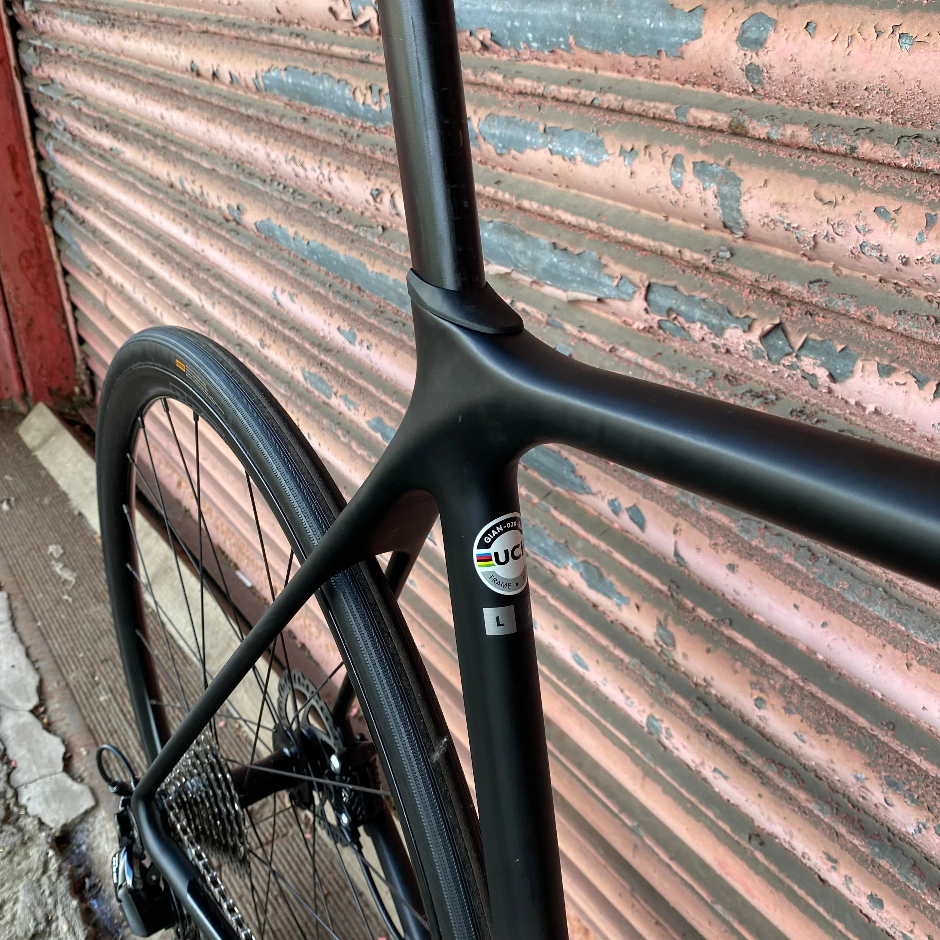 Giant TCR Advanced 2 Shimano 105 Carbon Disc Road Bike - L 58cm - Image 25
