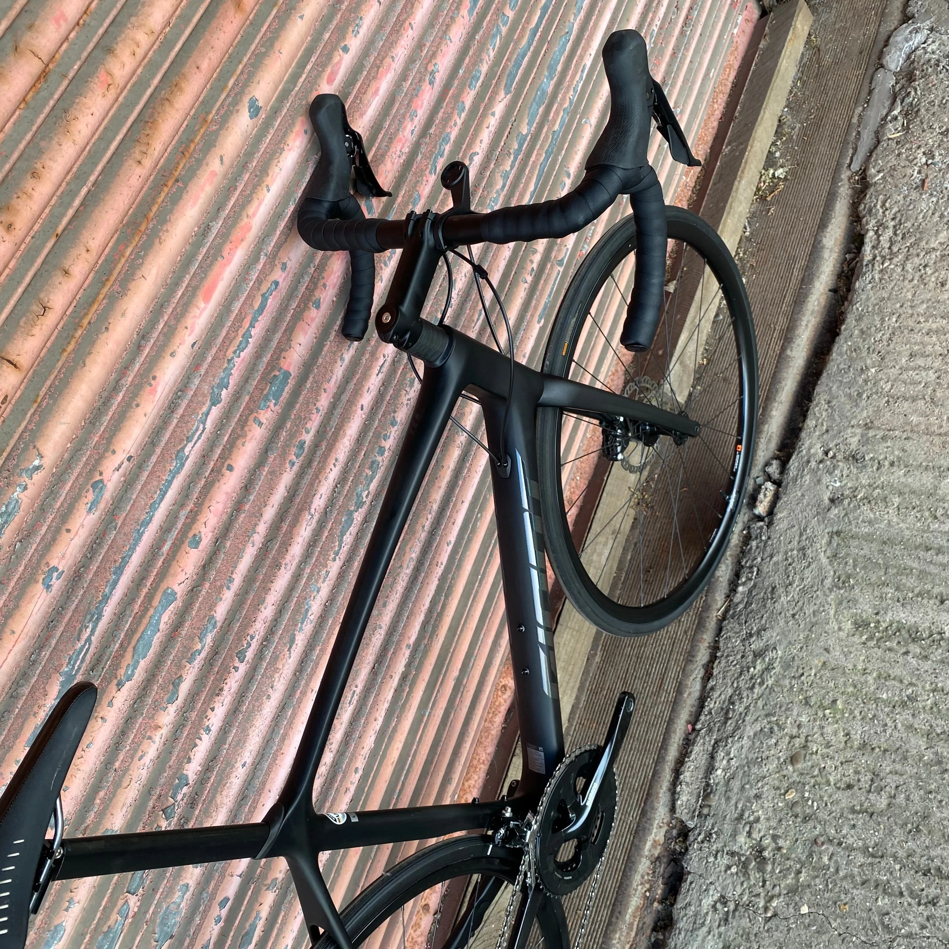 Giant TCR Advanced 2 Shimano 105 Carbon Disc Road Bike - L 58cm - Image 4
