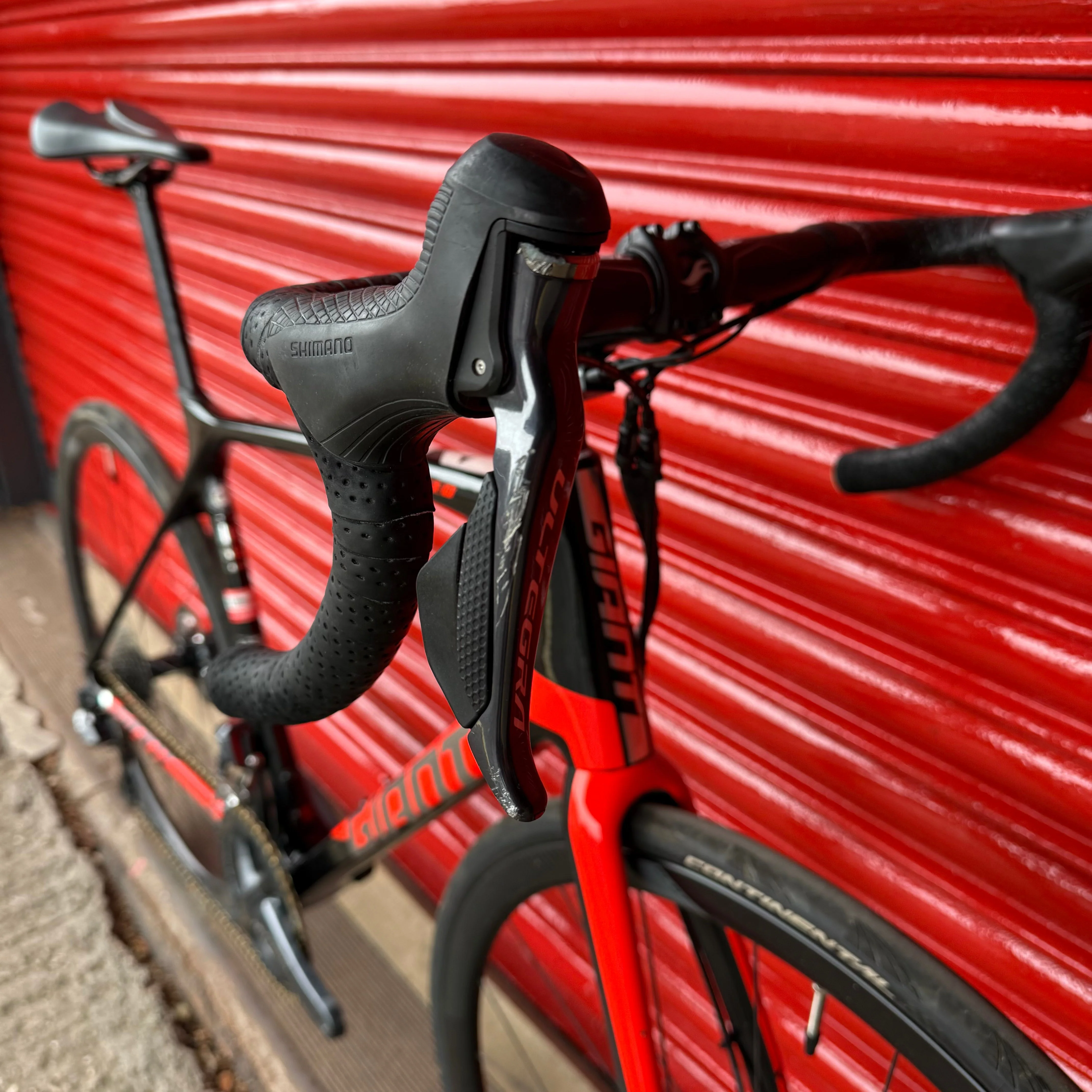 Giant TCR Advanced Pro Ultegra Di2 Carbon Disc Road Bike - ML 56cm - Image 6