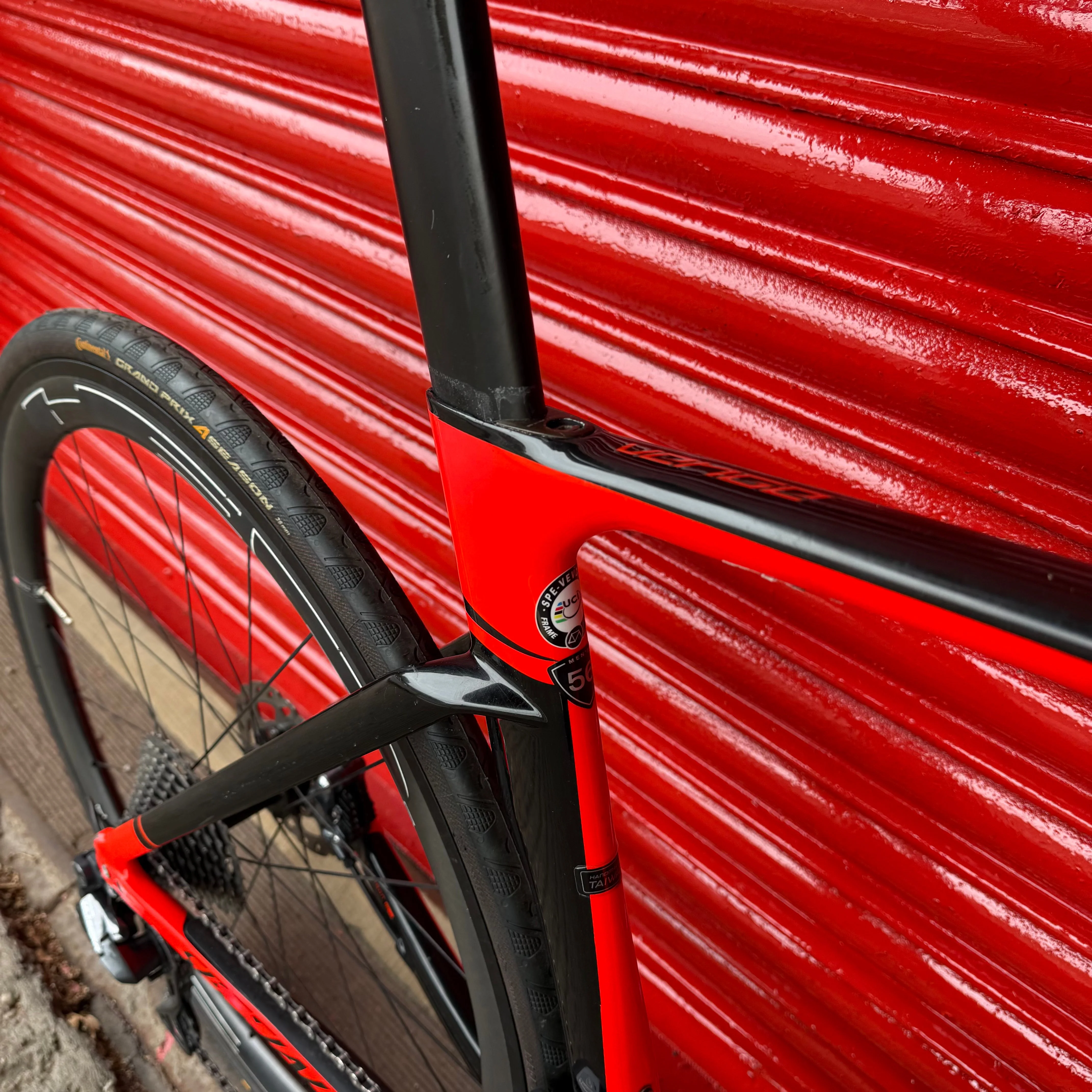 Specialized Venge Ultegra Di2 Carbon Disc Road Bike - 56cm - Image 10