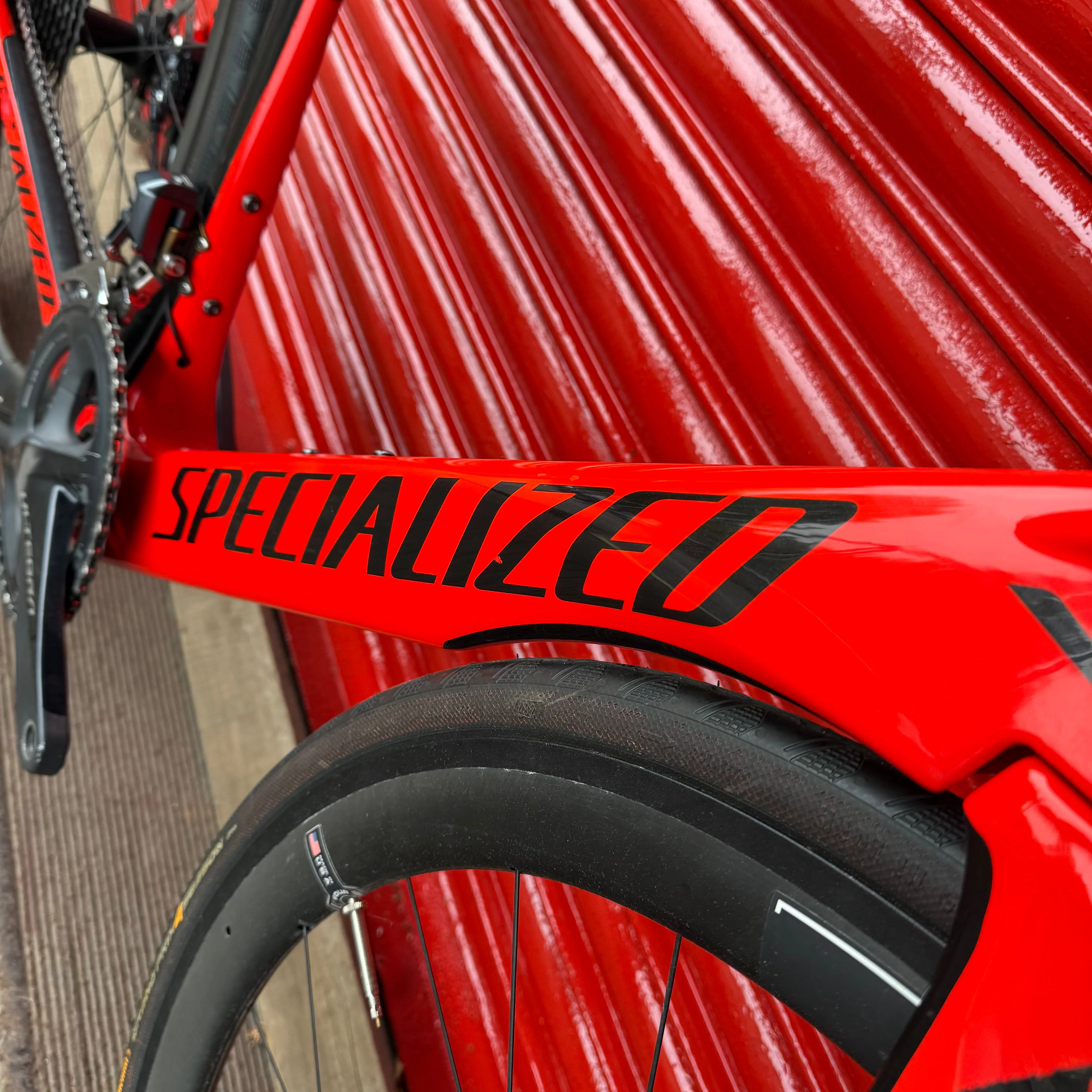 Specialized Venge Ultegra Di2 Carbon Disc Road Bike - 56cm - Image 9
