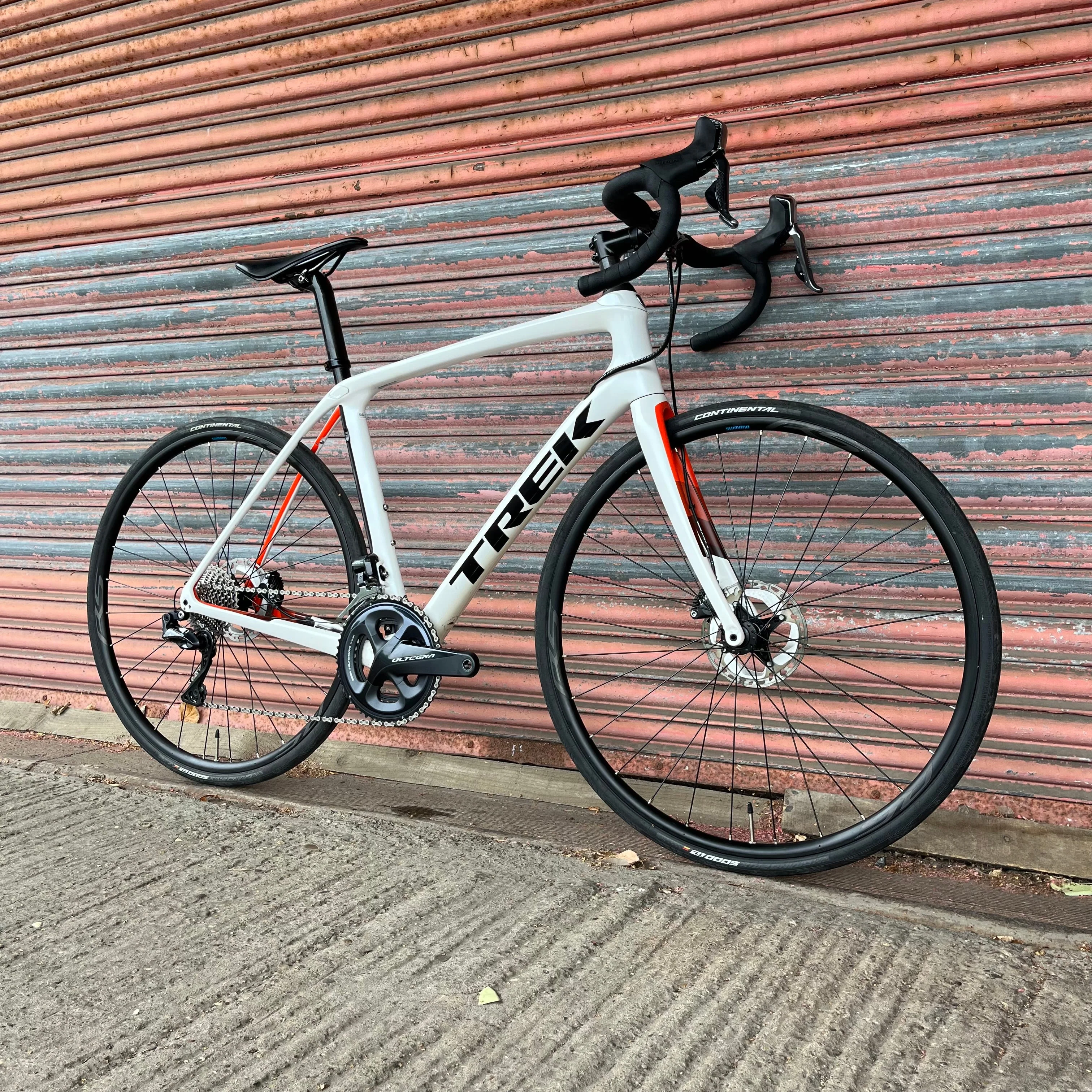 Trek Domane SLR Ultegra Di2 Disc Carbon Endurance Road Bike - 56cm - Image 2