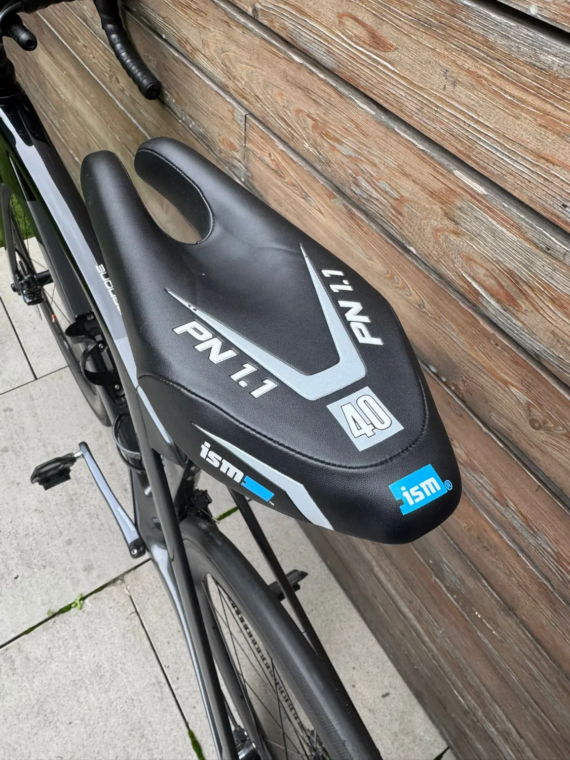 Trek Madone SL 6 Disc Road Bike 2021 - Image 6